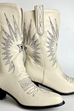 Beige Embroidery Cowboy Boots - Vintage Western Style
