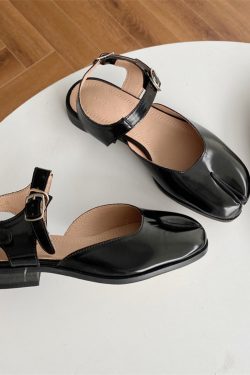 Black Split-Toe Sandals for Women - Stylish Summer Footwear