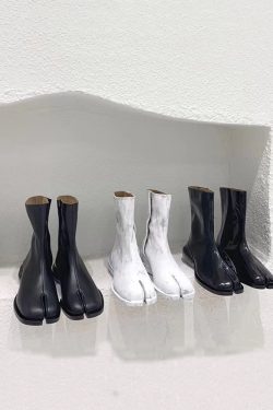 Leather Tabi Split-Toe Boots with 4cm Heel Height