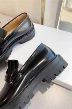 Tabi Split-Toe Slip On Shoes - Women's Leather Footwear