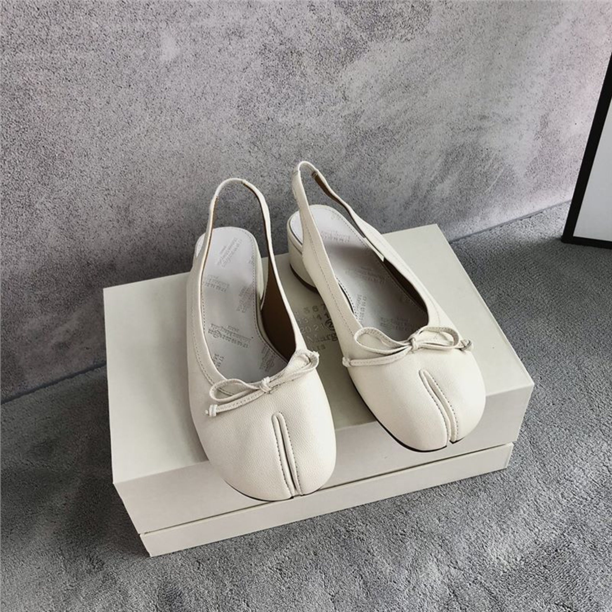 Women's Leather Tabi White Split-Toe Mary Jane Flats