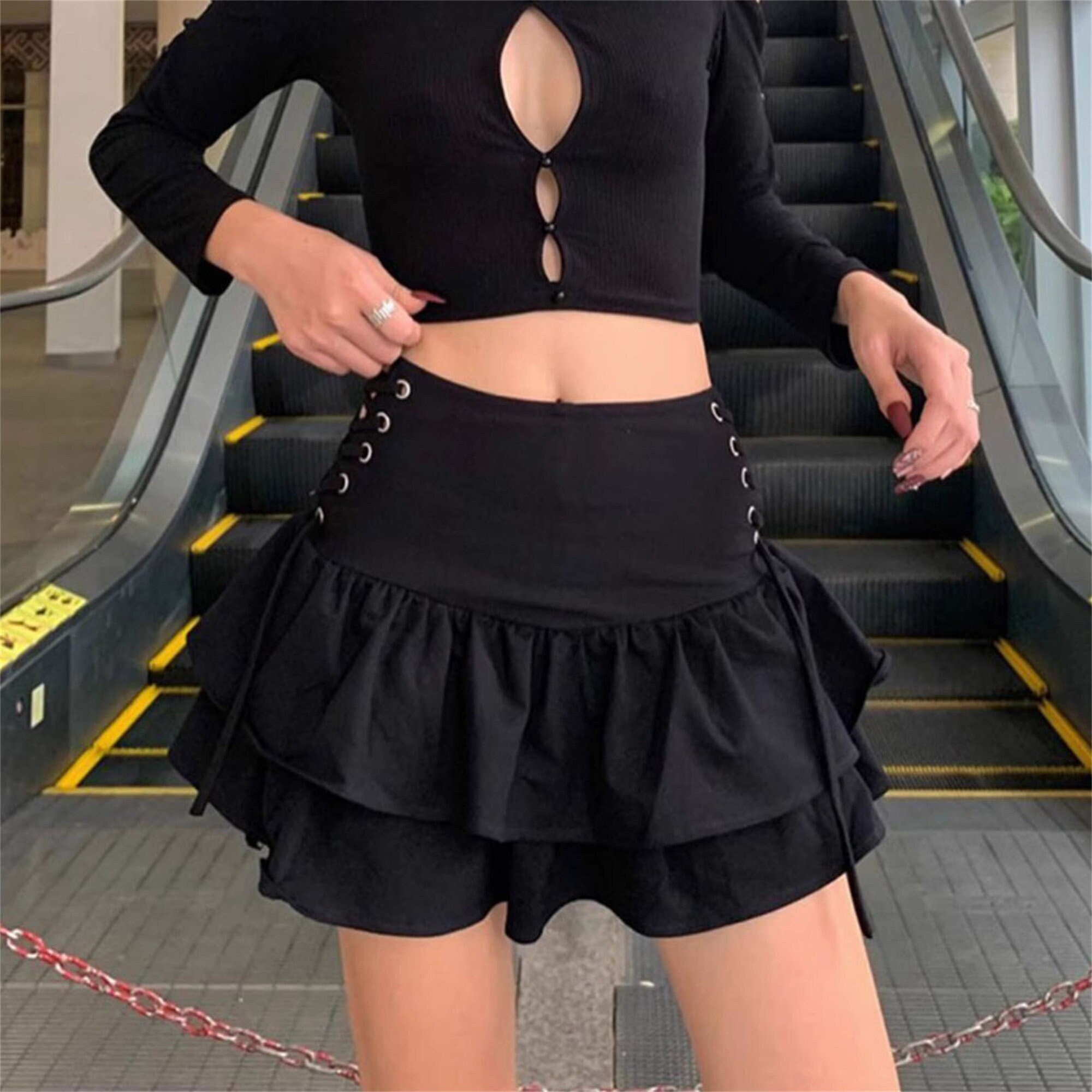 Women's Y2K Sexy Black Lace-up High Waist Pleated Skirt