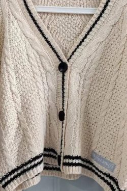 Y2K Beige Folklore Cardigan - Vintage Sweater