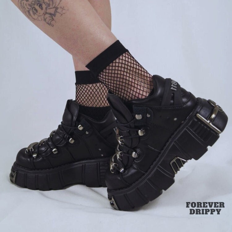 Y2K Black Gothic Platform Boots with Metal Punk Aesthetic