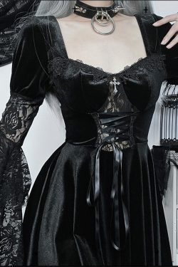 Y2K Gothic Lace Spliced Slim Fit Dress with Flare Sleeves