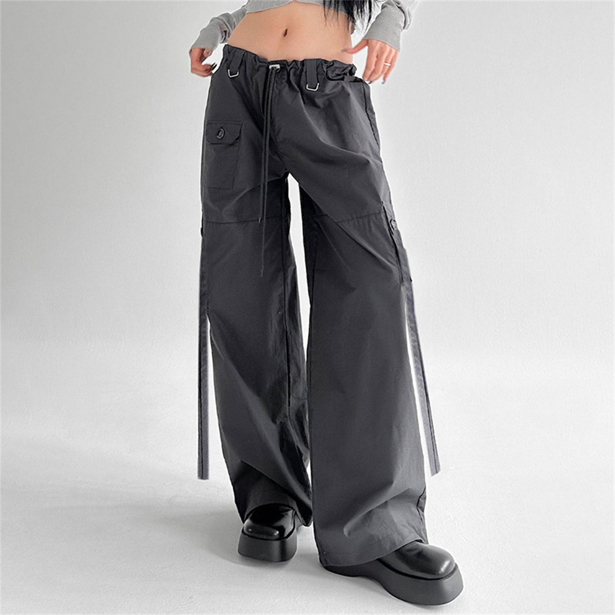 Y2K Vintage Low Waisted Cargo Work Pants with Ribbon