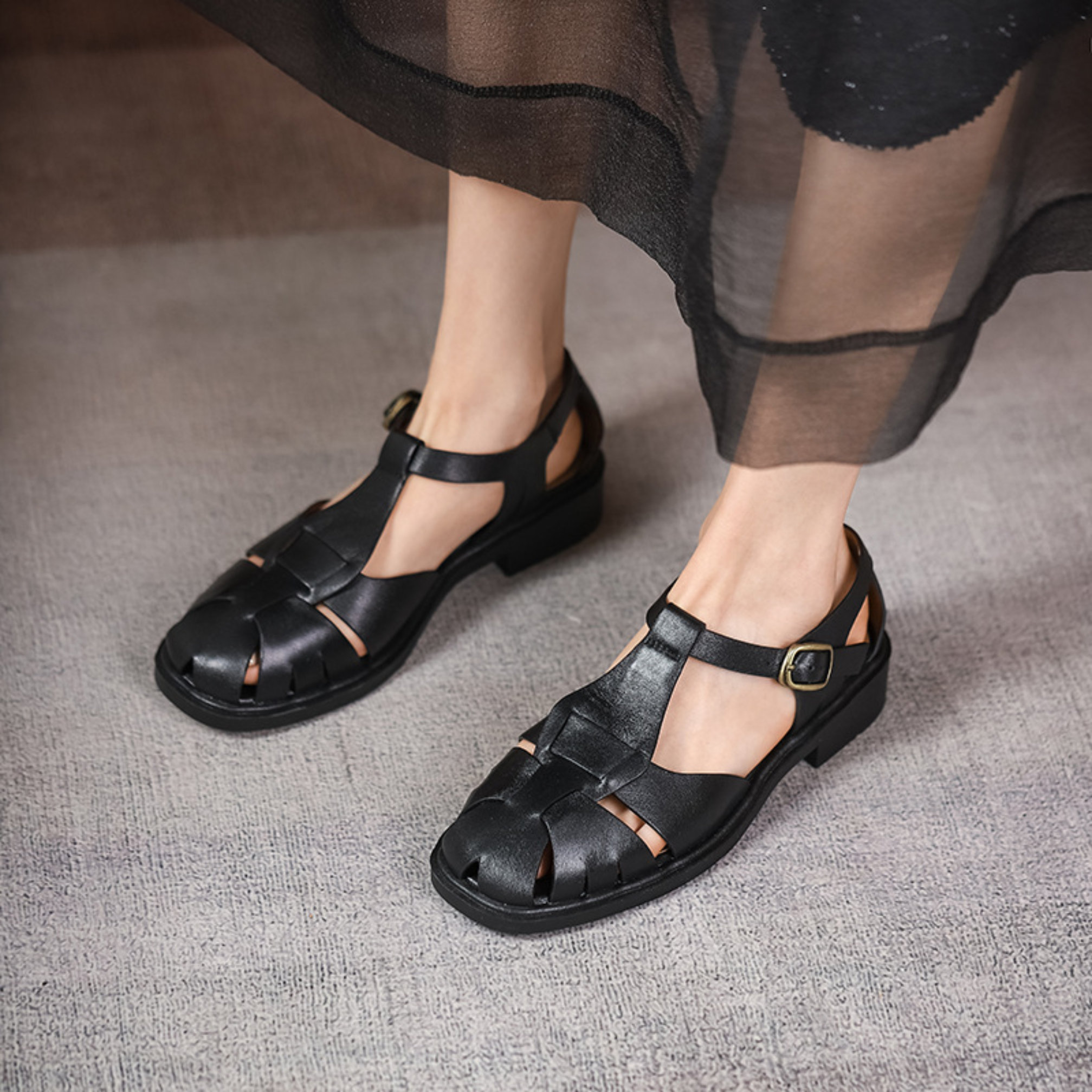 Y2K Women's Retro Leather Sandals Closed Toe Black & Beige
